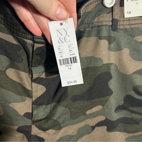 New York & Company Hampton Womens Sz 14 Brown Green Camo Shorts. 4” Inseam. NWT - Picture 5 of 8